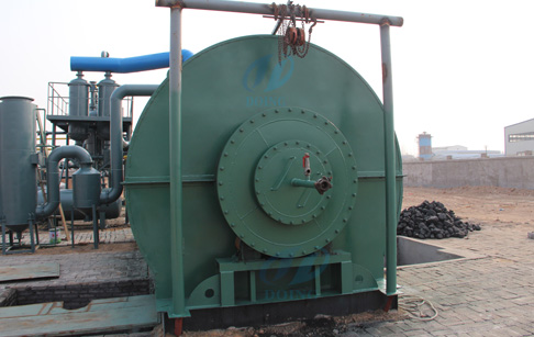 Plastic to oil pyrolysis plant